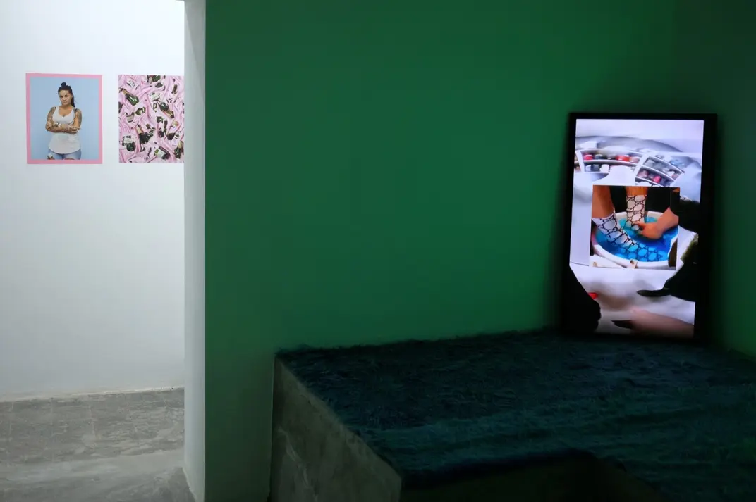 Anna Ehrenstein — Tales of Lipstick and Virtue / Tregime me Virtyt e Buzëkuq, 5