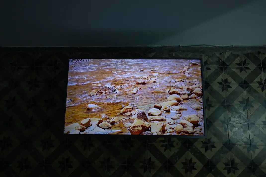 Blerta Hoçia — Pëshpërima nën Marshimin e Pamëshirshëm / Whispers under the Relentless March, 3