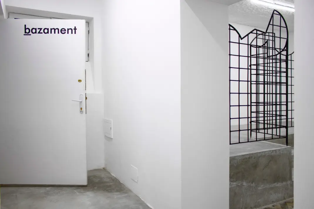 Genti Korini — Notes from the Upperground / Shënime nga Mbitoka, 2