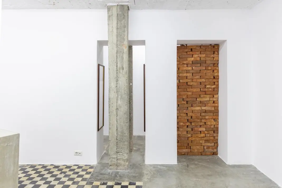 Kairo Urovi — Somewhere I Am Still Arriving / Endem rrugës për diku, 6
